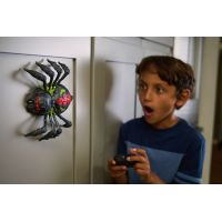 Spin Master HEX Bots RC tarantula lezúca po stenách 3