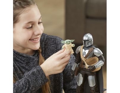 Hasbro Star Wars Mandalorian a Grogu figúrka 30 cm