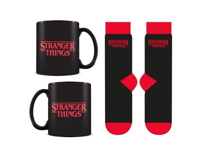 Stranger Things darčekový set (hrnček a ponožky)