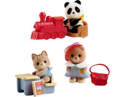 Sylvanian Families Baby příslušenství - panda, méďa a veverka si hrají doma - Veverka