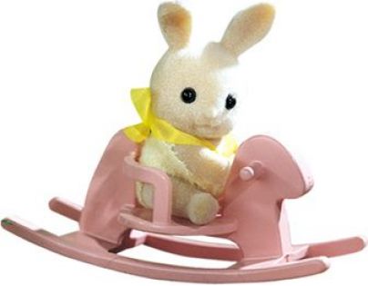 Sylvanian Families Baby příslušenství - štěně, méďa a králík si hrají doma - Králík