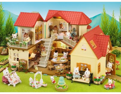 Sylvanian Families Dárkový set Městský patrový dům se světly, nábytkem a postavičkami