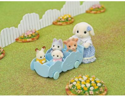 Sylvanian Families Dúhový škôlkový autobus 744