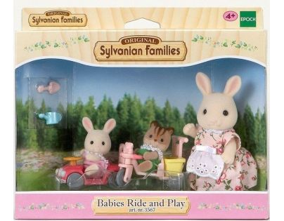 Sylvanian Families Mamička biely králik s hrajúcimi sa mláďatami