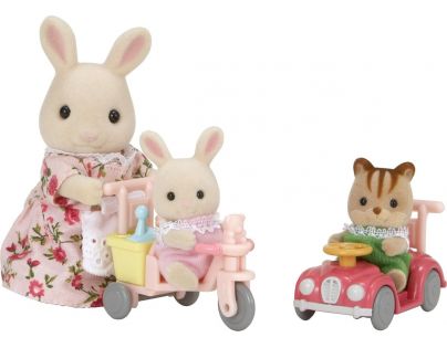 Sylvanian Families Mamička biely králik s hrajúcimi sa mláďatami