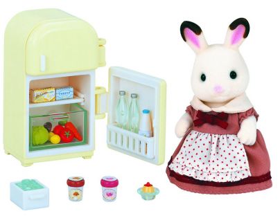 Sylvanian Families Nábytek chocolate králíků mamka u ledničky