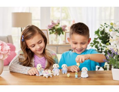 Sylvanian Families Rodina Flora králiky s trojčatami