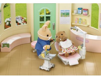 Sylvanian Families U zubára vrátane príslušenstva a figúrky králička