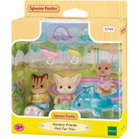 Sylvanian Families Tri kamaráti zo škôlky v bazéne 6