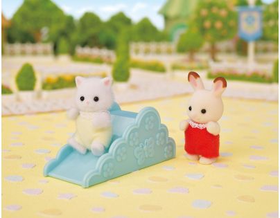 Sylvanian Families Zábavný park s veterným mlynom a mačiatkom