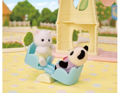 Sylvanian Families Zábavný park s veterným mlynom a mačiatkom