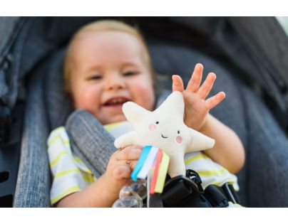 Taf Toys Hrkálka dažďová palička Hviezdička