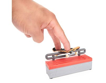 Tech Deck Fingerboard dvojbalenie s prekážkou Collect and Challenge