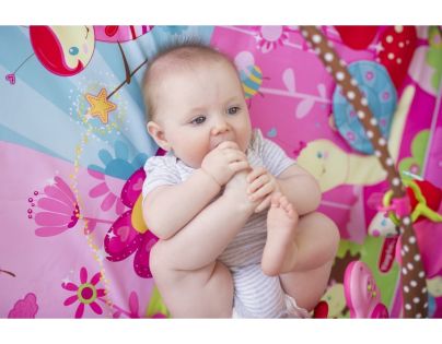 Tiny Love Hrací deka Princess Move & Play s hrazdou