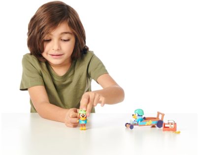 TM Toys Herná sada Bluey na cestách autíčko + figúrky