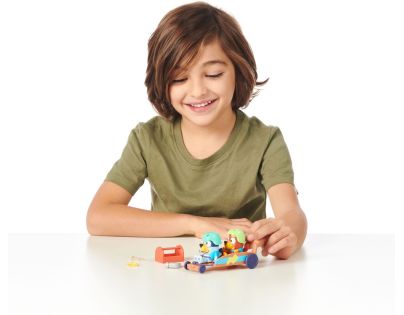 TM Toys Herná sada Bluey na cestách autíčko + figúrky