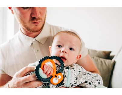 Tommee Tippee Hryzátko senzorické Kalani Maxi oranžové