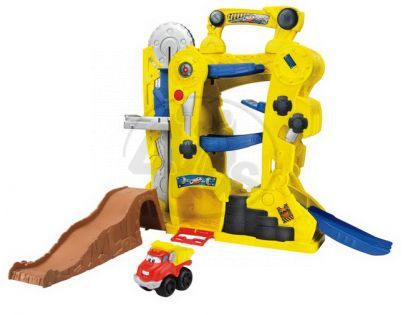 Tonka věž pro akrobatické kousky