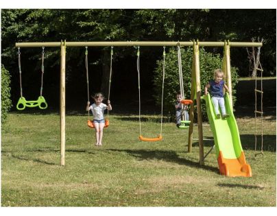 Trigano Hracie centrum J-Makuta