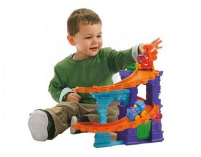 Vlaková stanice s gumovými vláčky Playskool