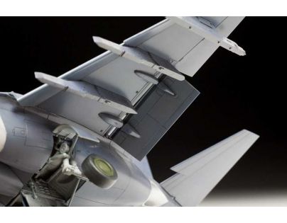 Zvezda Model Kit lietadlo YAK-130 Russian trainer fighter 1:48