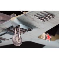 Zvezda Model Kit lietadlo 4825 IL-2 Stormovik 1:48 4