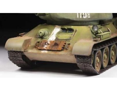 Zvezda Model Kit tank Soviet Medium Tank T-34 85 1:35