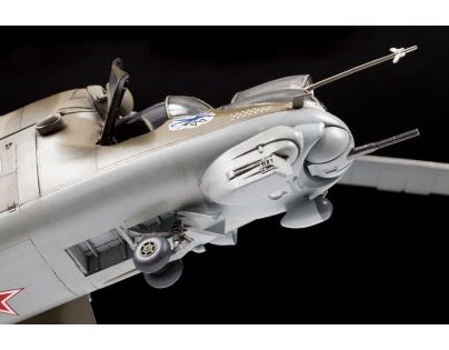 Zvezda Model Kit vrtuľník MIL-Mi 24 V VP 1:48